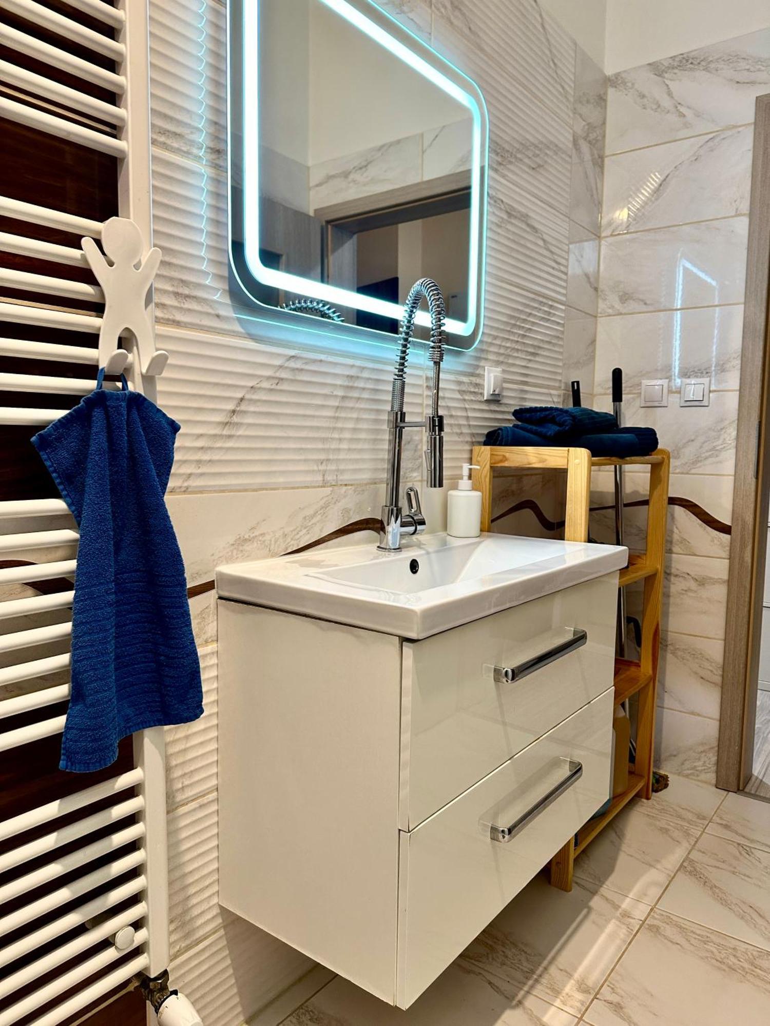 Princess Main Square Apartment โปปรัด ภายนอก รูปภาพ