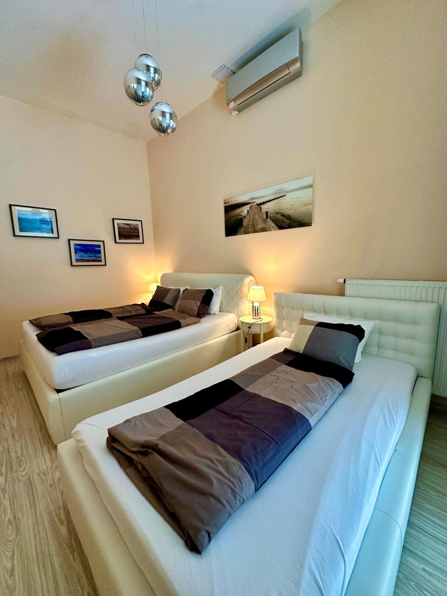 Princess Main Square Apartment โปปรัด ภายนอก รูปภาพ
